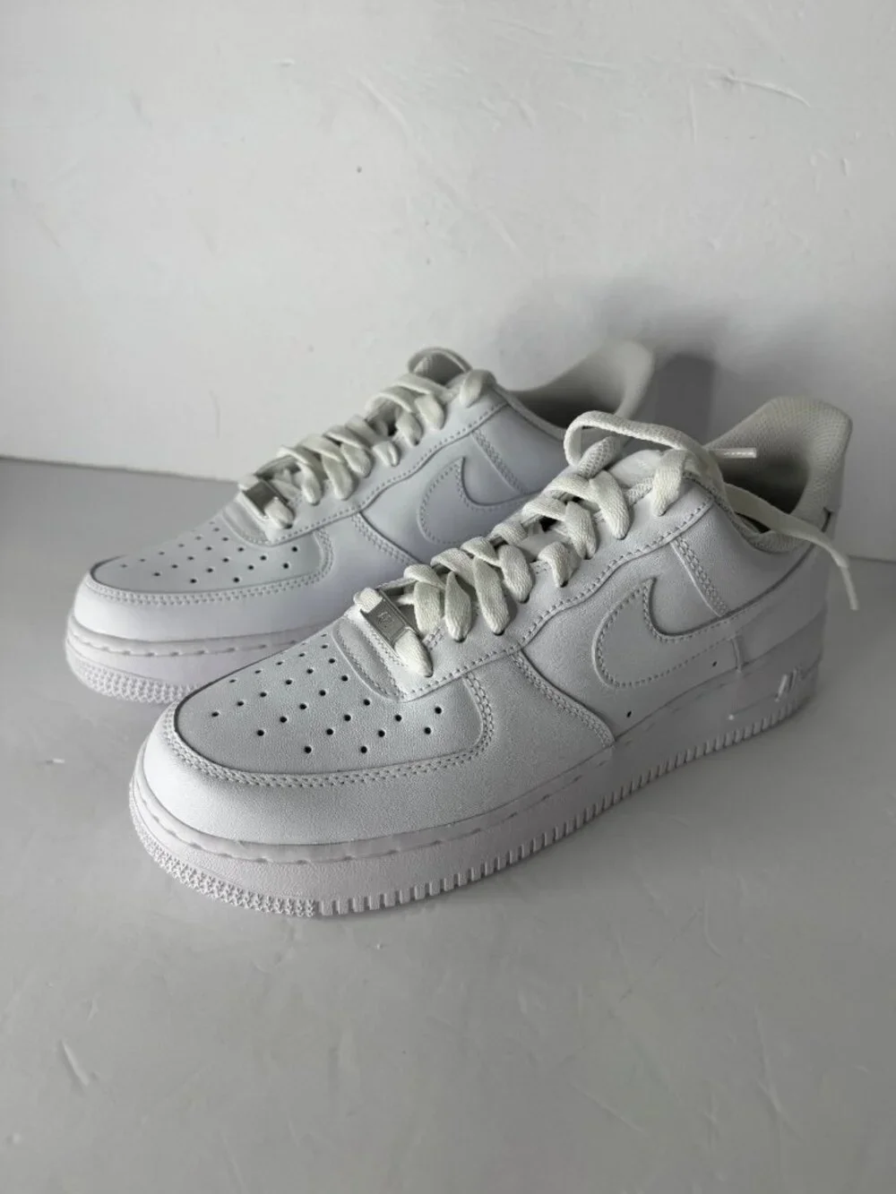 NIB Nike Air Force 1 '07 All White Sneakers Women's US 10 EU 40